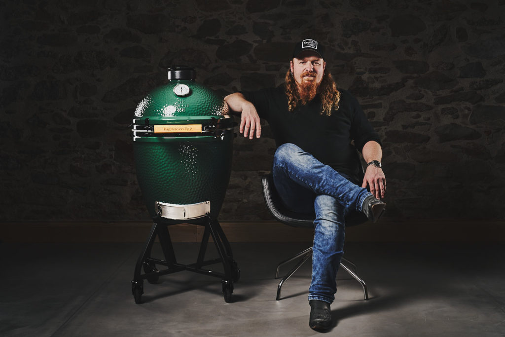 Big green egg Werbefoto mit Ludwig Maurer
